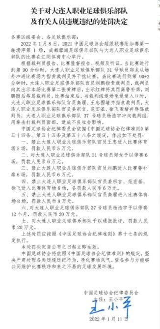 所拍默片中的爱情悲剧同现实中的爱情悲剧对应发展，最后合二为一，痛失爱侣的奥里卡所扮演的角色也进入到了最后一场戏自杀殉情。